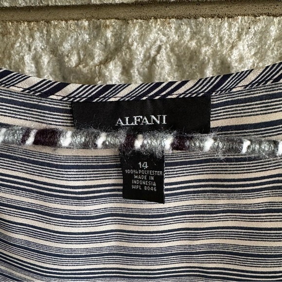 Alfani mixed print short sleeve polyester blouse navy blue cream size 14 - Picture 2 of 7